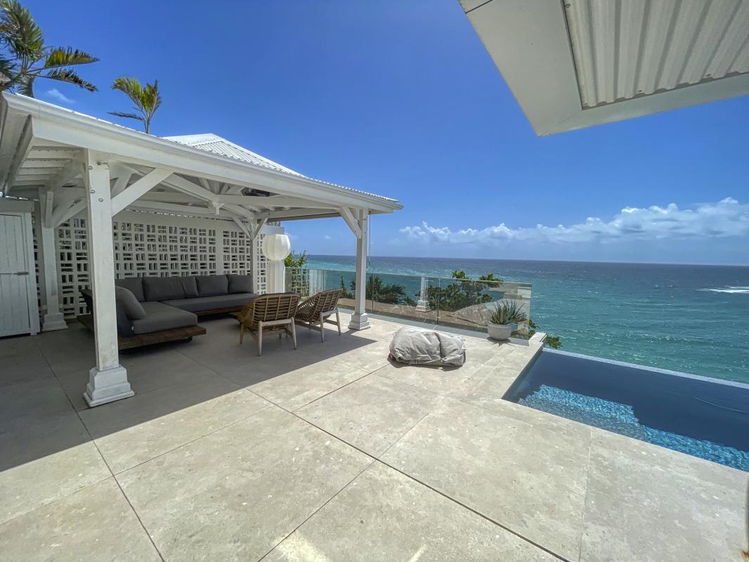 8 Location villa piscine vue mer ilet Gosier Guadeloupe_terrasse